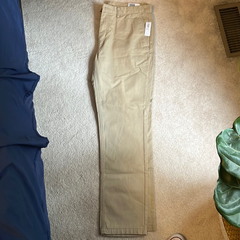 Old navy khaki pants new with tags!!!!